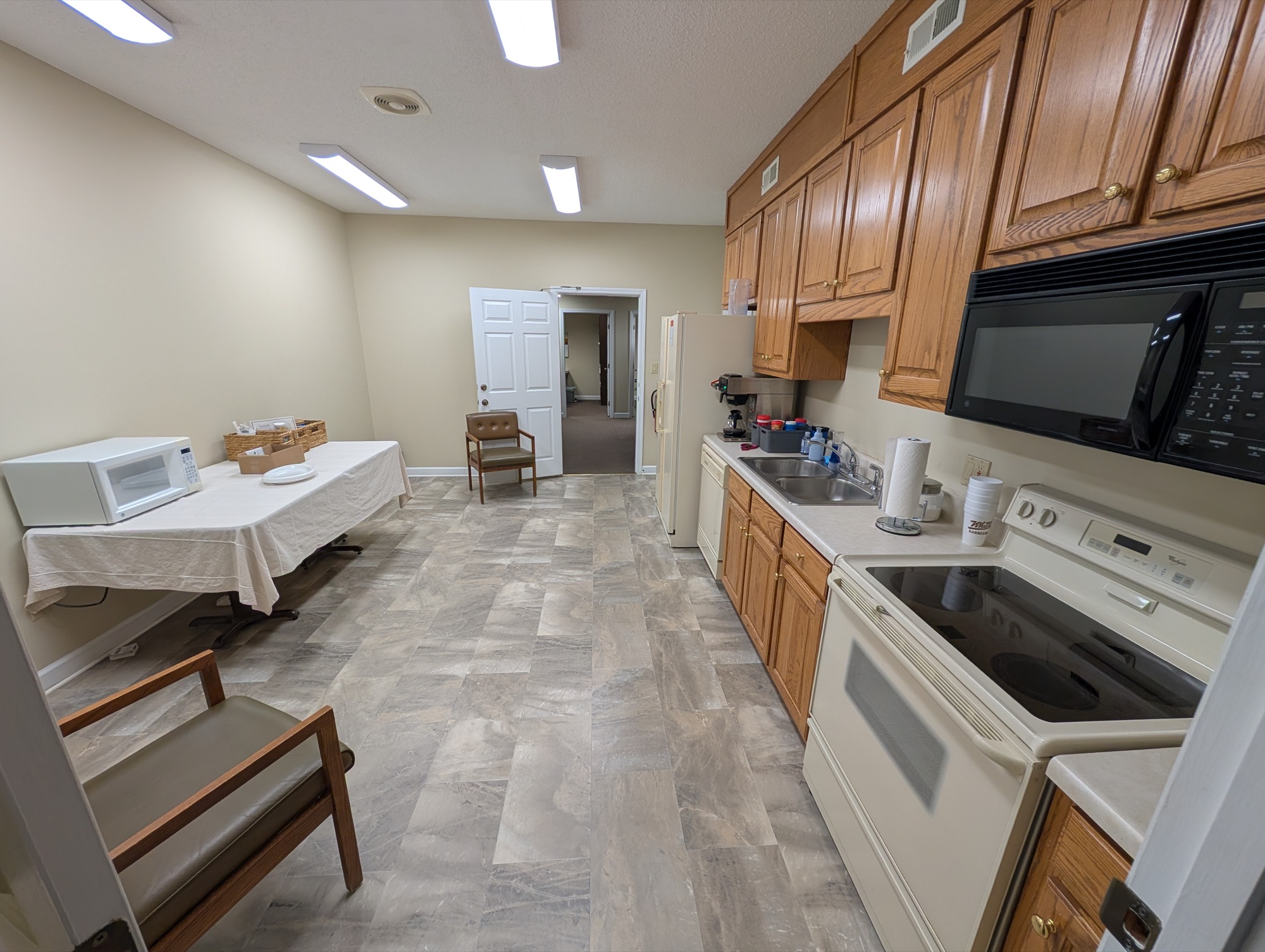 Break room & kitchen (114)